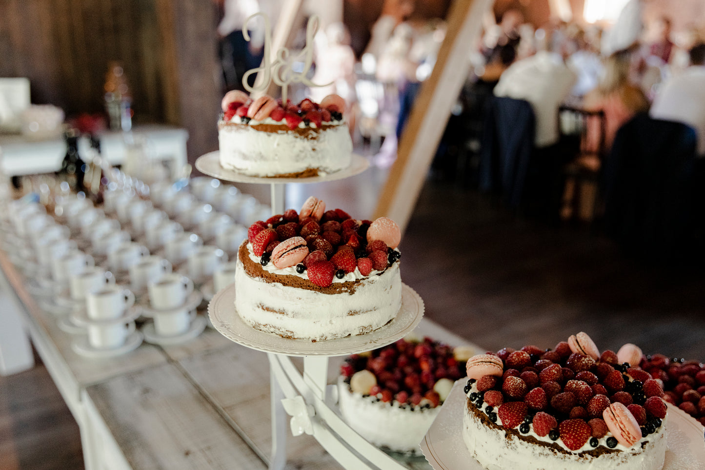 Kuchendekoration mit Initialen